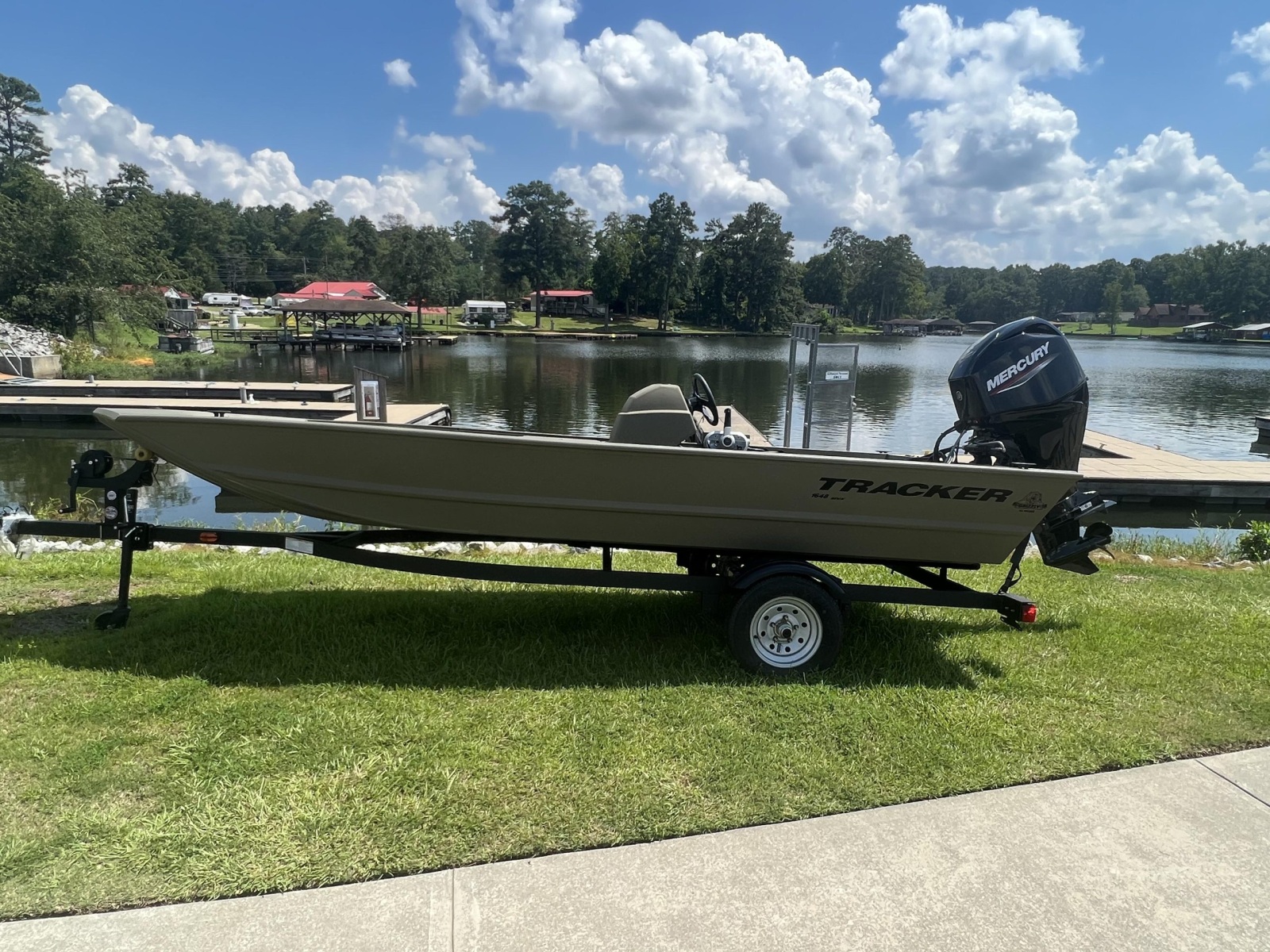 2023 Tracker 1648 SIDE CONSOLE 16 Novielli